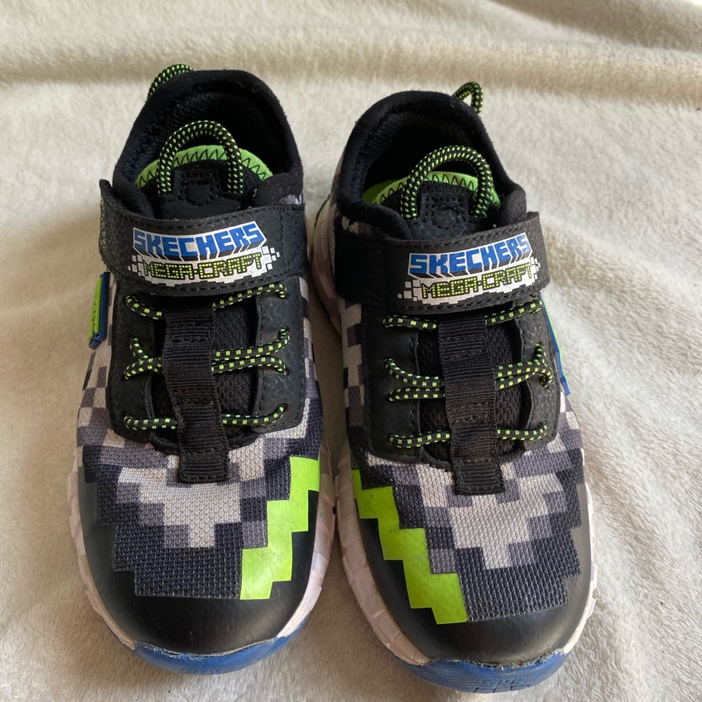 Boys Skechers size 12 Mega Craft